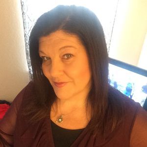 Meet your Posher, Leigh-anne